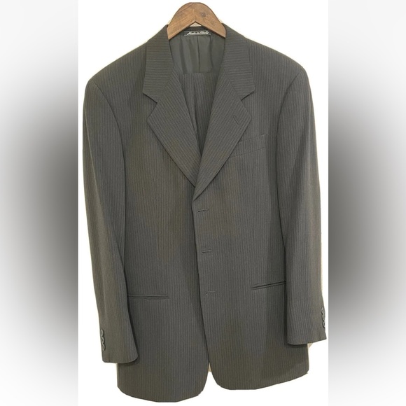 GENUINE ARMANI Suit - Charcoal Pinstripe - Made in Italy - 42R š®š¹ š -Tailored